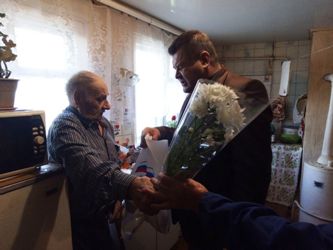 Вячеслав Тарасов встретился с ветераном Великой Отечественной войны и обсудил волнующие его проблемы 